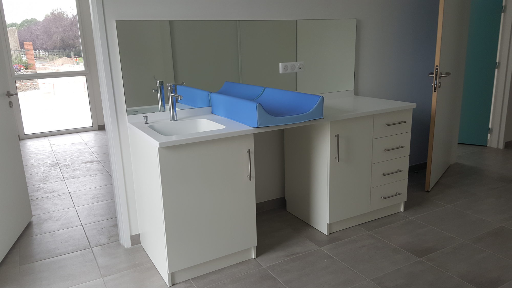 CMS MONTBERT - CORIAN - BF PRO