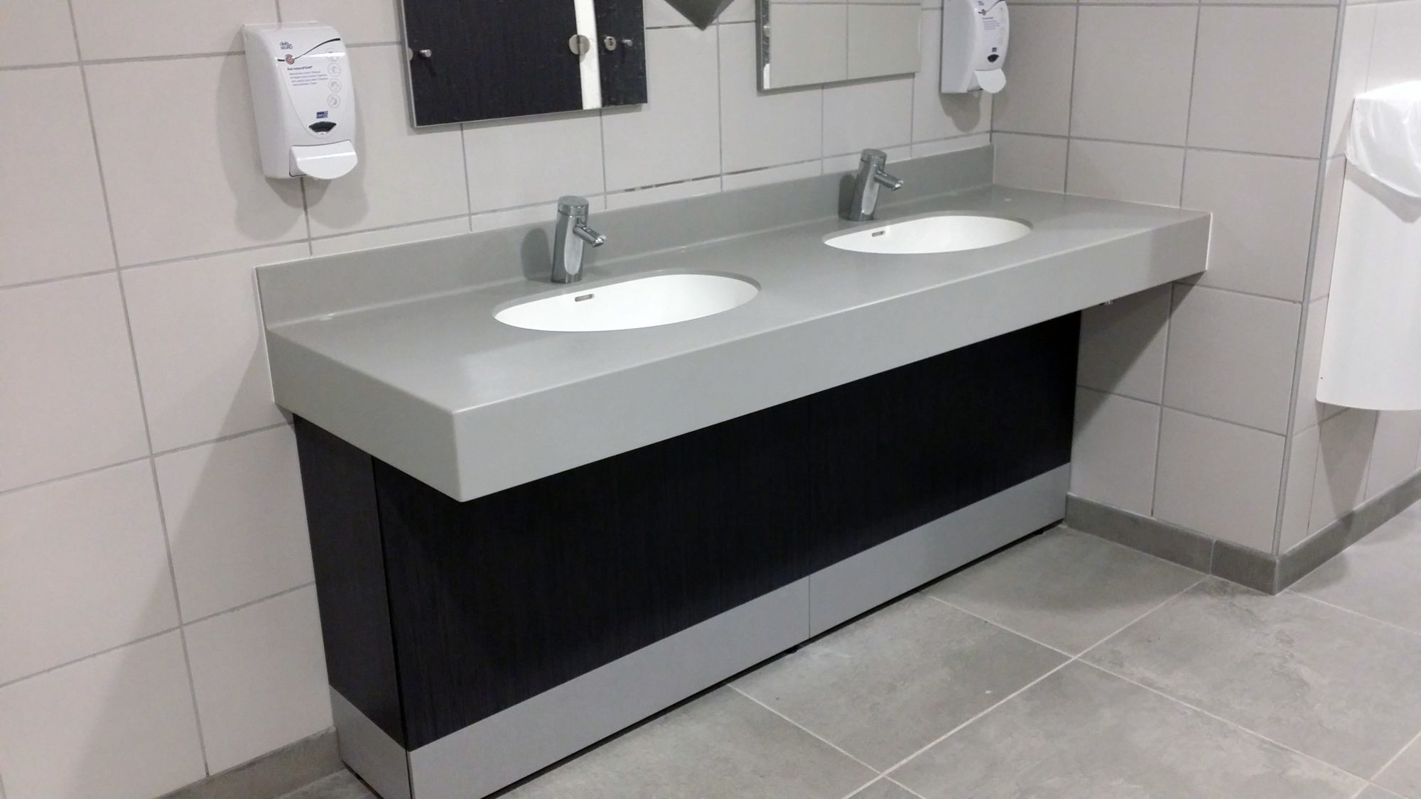 SANITAIRES COLLECTIFS BUREAUX - BFPRO CORIAN®